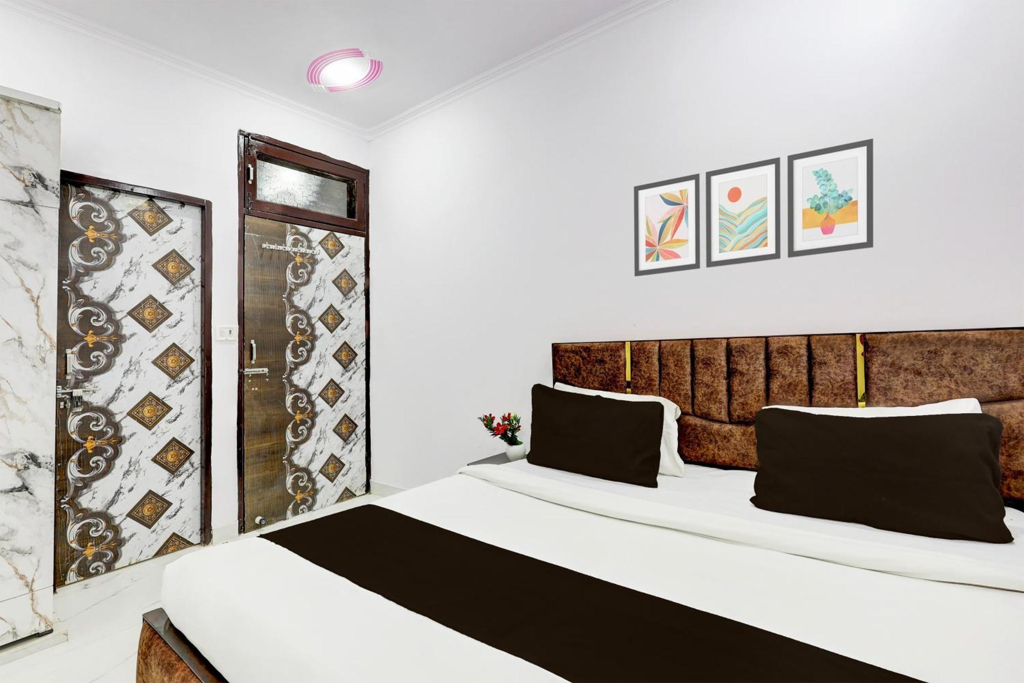 Hotel The Arrow Near Paschim Vihar Делі Екстер'єр фото