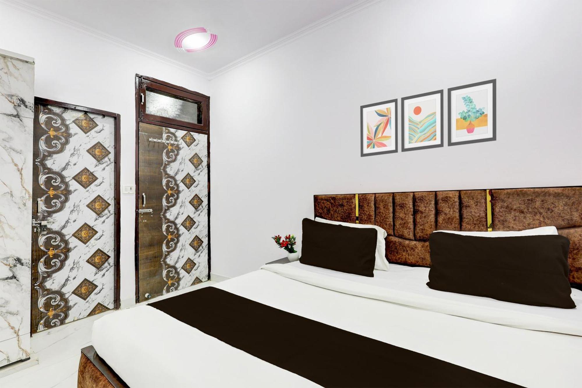 Hotel The Arrow Near Paschim Vihar Делі Екстер'єр фото